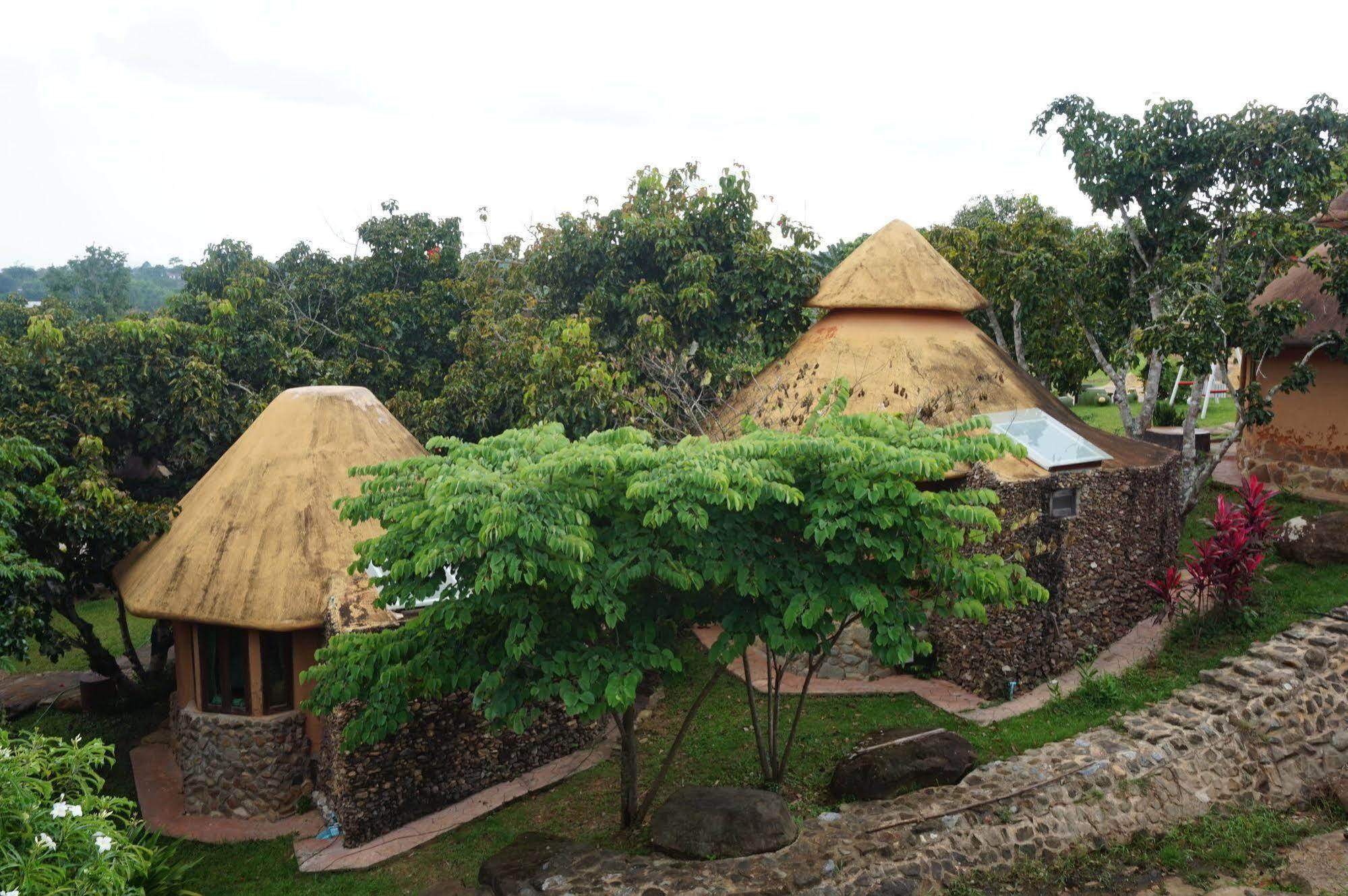Baandin Wangnaamkeaw Hotel Wang Nam Khiao Exterior photo
