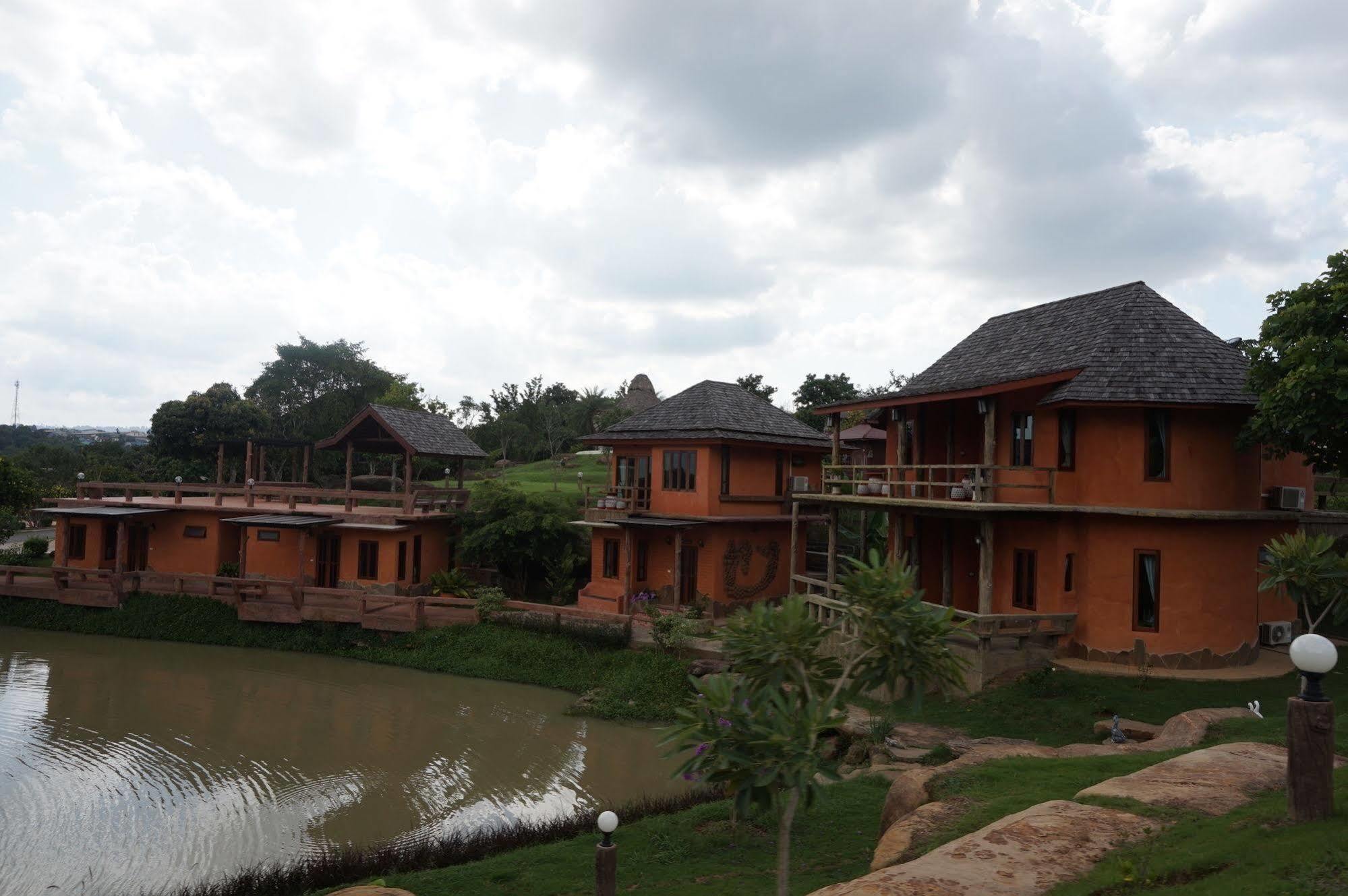 Baandin Wangnaamkeaw Hotel Wang Nam Khiao Exterior photo